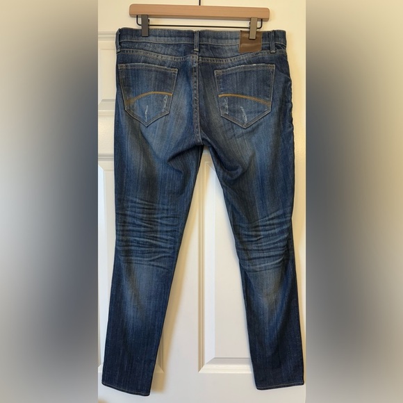 Driftwood Jeans with Floral Detail Size 30 - Picture 2 of 12